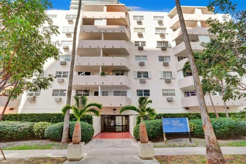 Copropriété à louer à Miami, Floride: 2 chambres, 70.61 m2 № 1368773 - photo 2