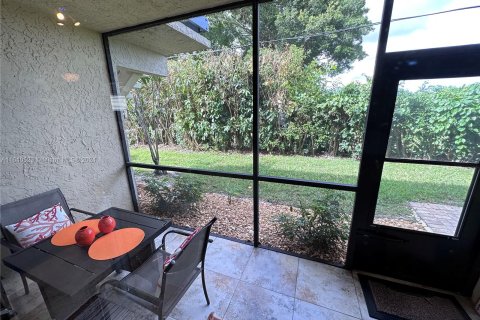 Condo in Oakland Park, Florida, 3 bedrooms  № 1318793 - photo 22