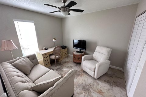 Condo in Oakland Park, Florida, 3 bedrooms  № 1318793 - photo 20