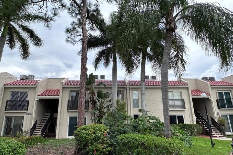 Condo in Oakland Park, Florida, 3 bedrooms  № 1318793 - photo 27