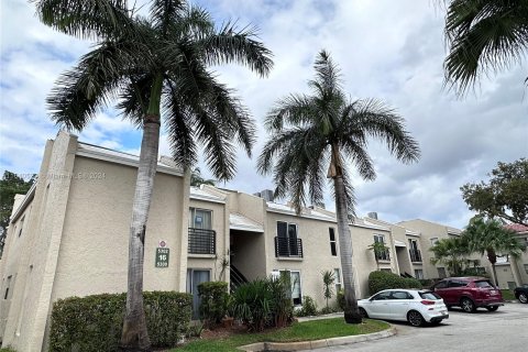 Condo in Oakland Park, Florida, 3 bedrooms  № 1318793 - photo 26