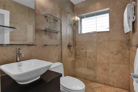 Condo in Miami Beach, Florida, 1 bedroom  № 1226192 - photo 24