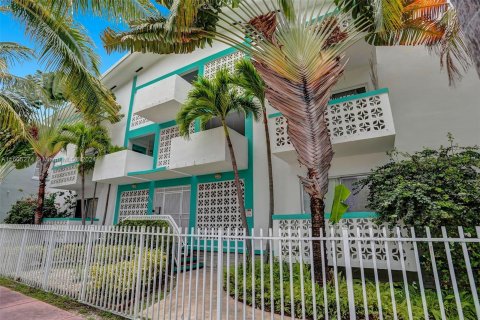 Condo in Miami Beach, Florida, 1 bedroom  № 1226192 - photo 5