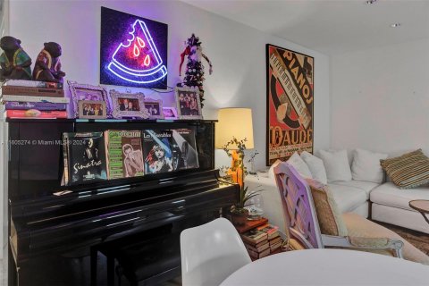 Condo in Miami Beach, Florida, 1 bedroom  № 1226192 - photo 23