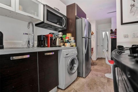 Condo in Miami Beach, Florida, 1 bedroom  № 1226192 - photo 22