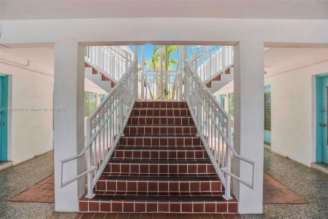 Condo in Miami Beach, Florida, 1 bedroom  № 1226192 - photo 6