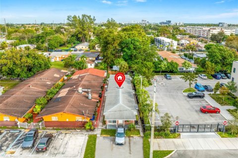 Commercial property in Hallandale Beach, Florida 169.92 sq.m. № 975255 - photo 3