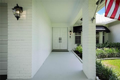 Villa ou maison à vendre à Coral Springs, Floride: 4 chambres, 206.24 m2 № 1232704 - photo 4