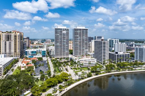 Condo in West Palm Beach, Florida, 3 bedrooms  № 777090 - photo 2