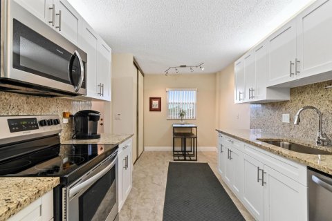 Condominio en venta en Lake Worth, Florida, 2 dormitorios, 113.53 m2 № 777091 - foto 19