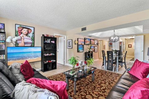 Condominio en venta en Lake Worth, Florida, 2 dormitorios, 113.53 m2 № 777091 - foto 12