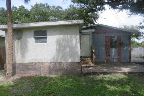 House in Saint Petersburg, Florida 2 bedrooms, 137.68 sq.m. № 1368616 - photo 5