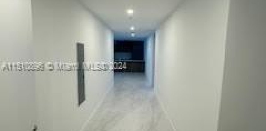 Condominio en Sunny Isles Beach, Florida, 3 dormitorios  № 938119