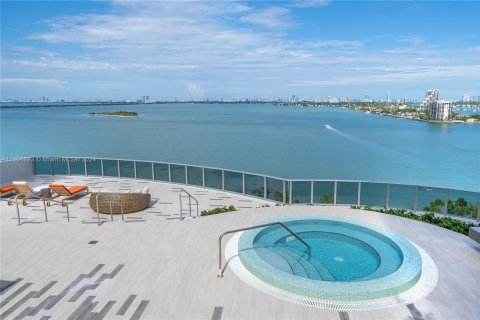 Condo in Miami, Florida, 2 bedrooms  № 1226141 - photo 29