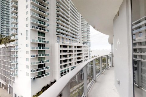 Condo in Miami, Florida, 2 bedrooms  № 1226141 - photo 24