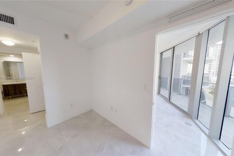 Condo in Miami, Florida, 2 bedrooms  № 1226141 - photo 12