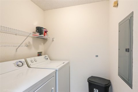 Condo in Palm Beach Gardens, Florida, 2 bedrooms  № 1230741 - photo 7