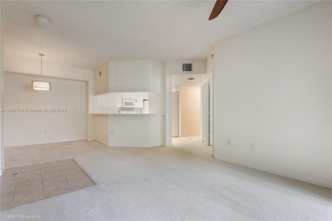 Condo in Palm Beach Gardens, Florida, 2 bedrooms  № 1230741 - photo 3