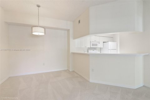 Condo in Palm Beach Gardens, Florida, 2 bedrooms  № 1230741 - photo 5