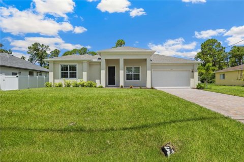 Villa ou maison à vendre à North Port, Floride: 3 chambres, 204.01 m2 № 486330 - photo 15