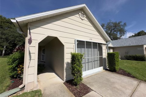 Condo in New Port Richey, Florida, 2 bedrooms  № 1334441 - photo 3