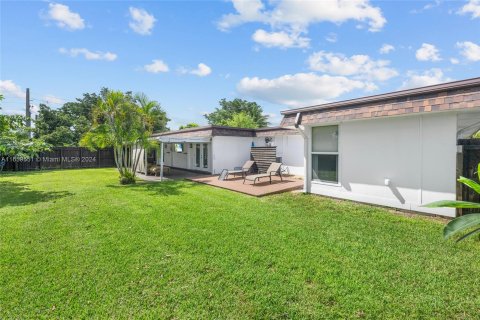 Casa en venta en Tamarac, Florida, 4 dormitorios, 159.42 m2 № 1364244 - foto 15