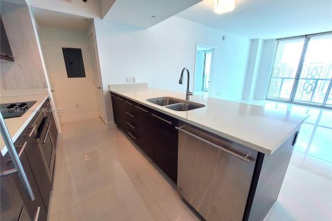 Condo in Miami, Florida, 2 bedrooms  № 1364209 - photo 5