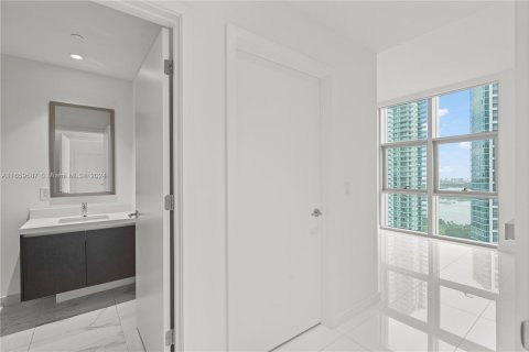 Copropriété à vendre à Miami, Floride: 2 chambres, 143.72 m2 № 1364243 - photo 17