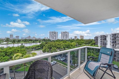 Copropriété à vendre à Aventura, Floride: 2 chambres, 92.53 m2 № 1408970 - photo 24