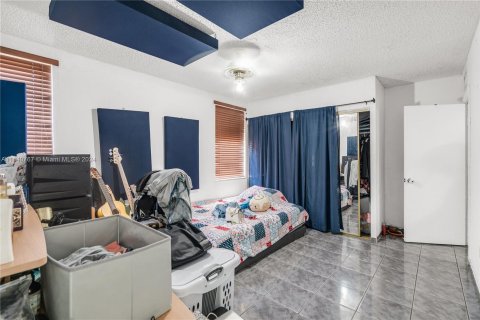 Copropriété à vendre à Hialeah, Floride: 2 chambres, 99.41 m2 № 1316419 - photo 10