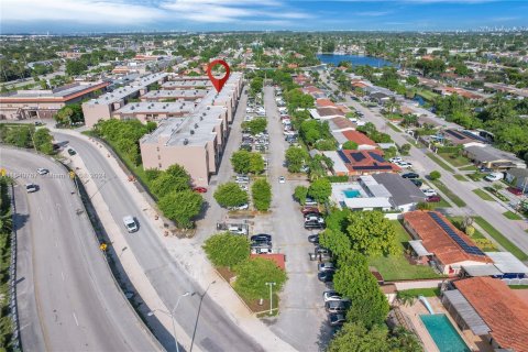 Copropriété à vendre à Hialeah, Floride: 2 chambres, 99.41 m2 № 1316419 - photo 25