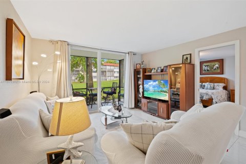 Condominio en venta en Pembroke Pines, Florida, 2 dormitorios, 108.7 m2 № 1222903 - foto 7