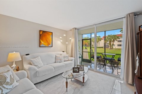 Copropriété à vendre à Pembroke Pines, Floride: 2 chambres, 108.7 m2 № 1222903 - photo 8