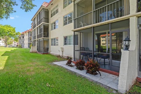 Copropriété à vendre à Pembroke Pines, Floride: 2 chambres, 108.7 m2 № 1222903 - photo 24