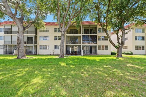 Condo in Pembroke Pines, Florida, 2 bedrooms  № 1222903 - photo 26