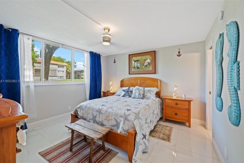 Copropriété à vendre à Pembroke Pines, Floride: 2 chambres, 108.7 m2 № 1222903 - photo 14