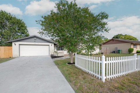 House in Deltona, Florida 3 bedrooms, 159.88 sq.m. № 1244816 - photo 3