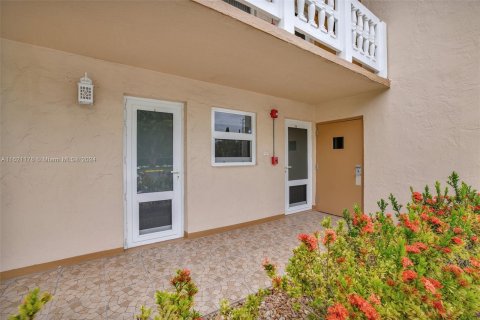 Condo in Dania Beach, Florida, 2 bedrooms  № 1269130 - photo 6