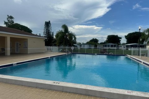 Townhouse in Margate, Florida 2 bedrooms, 107.4 sq.m. № 1274138 - photo 19