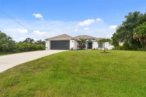 Villa ou maison à vendre à North Port, Floride: 3 chambres, 178.37 m2 № 1192661 - photo 2