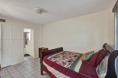 Copropriété à vendre à Lauderhill, Floride: 2 chambres, 90.3 m2 № 998129 - photo 15