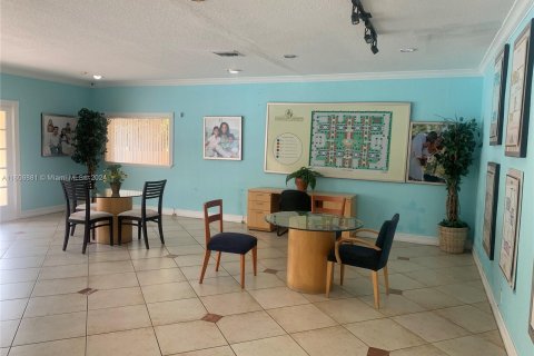 Condominio en venta en Hialeah, Florida, 1 dormitorio, 87.61 m2 № 1232158 - foto 21