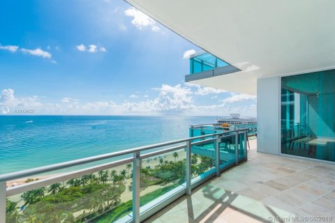 Condominio en venta en Bal Harbour, Florida, 2 dormitorios, 177.72 m2 № 13786 - foto 15
