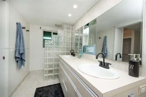Condominio en alquiler en Hollywood, Florida, 1 dormitorio, 104.98 m2 № 13783 - foto 21