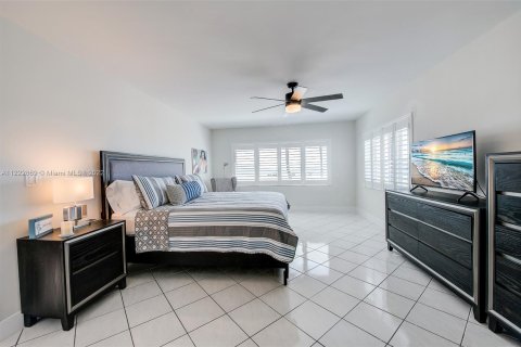 Condominio en alquiler en Hollywood, Florida, 1 dormitorio, 104.98 m2 № 13783 - foto 19