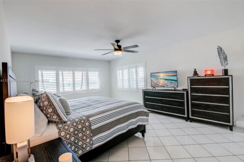 Condominio en alquiler en Hollywood, Florida, 1 dormitorio, 104.98 m2 № 13783 - foto 18