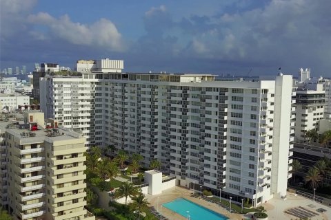 Condominio en alquiler en Miami Beach, Florida, 1 dormitorio, 48.77 m2 № 13749 - foto 22
