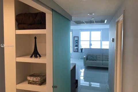 Condominio en alquiler en Miami Beach, Florida, 1 dormitorio, 48.77 m2 № 13749 - foto 11
