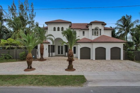Casa en venta en Dania Beach, Florida, 7 dormitorios, 432 m2 № 1008935 - foto 3