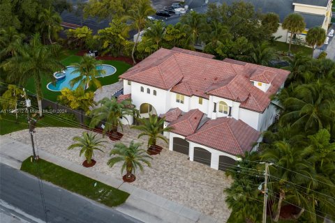 Casa en venta en Dania Beach, Florida, 7 dormitorios, 432 m2 № 1008935 - foto 29